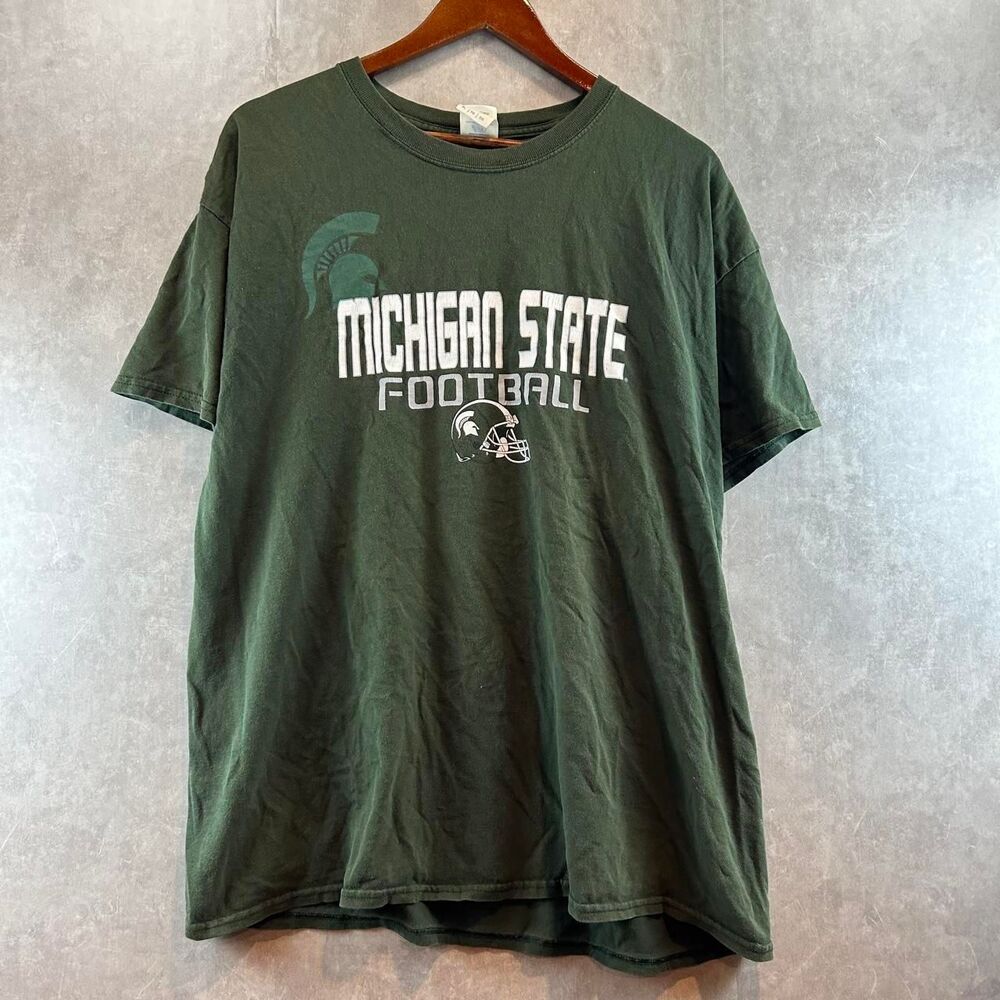 Gildan Men's Green T-shirt